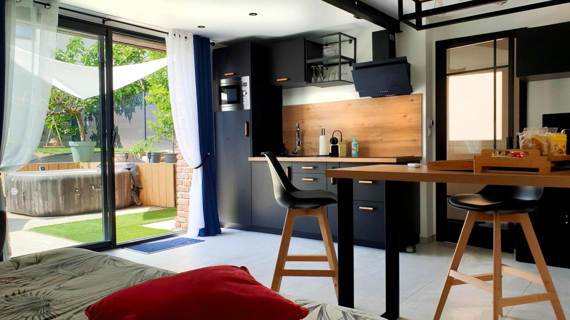 Gary Suite - Studio Cosy, Spa Et Jardin Privatif A 4 Min De Cambrai Awoingt Bagian luar foto
